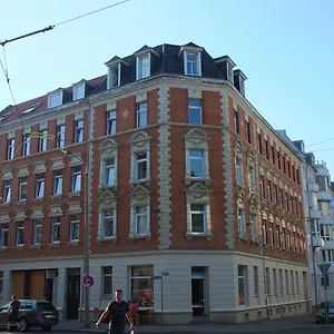 Flat In Neo Country Style Aus Gründerzeit Bis 6 Person Leipzig